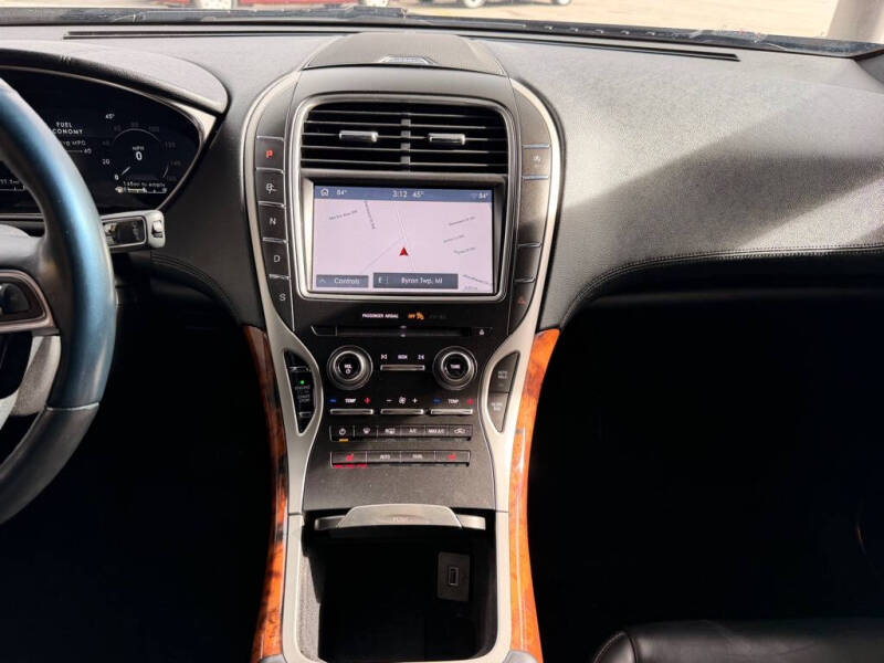 2019 Lincoln Nautilus Select