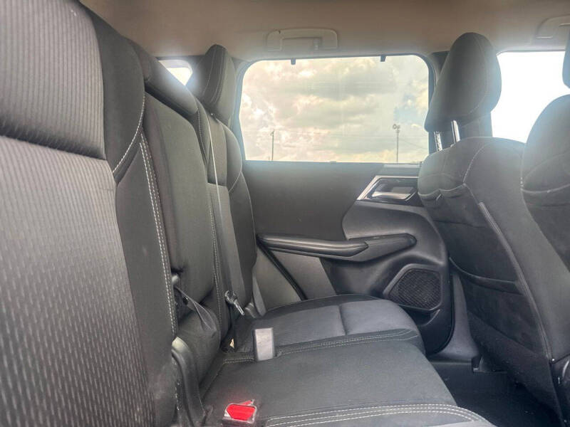 2023 Mitsubishi Outlander ES
