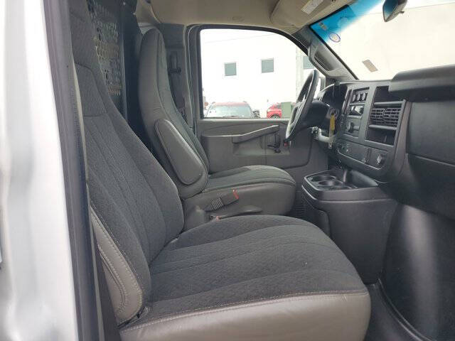 2023 GMC Savana 2500