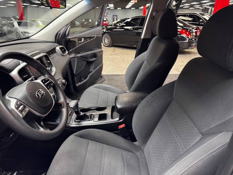 2020 Kia Sorento LX V6