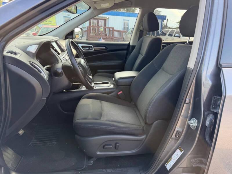 2019 Nissan Pathfinder SV