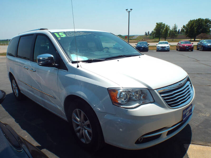 2015 Chrysler Town and Country Limited Platinum