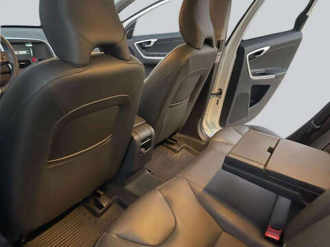 2016 Volvo XC60 T5 Drive-E Premier