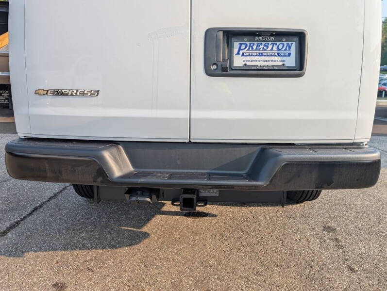 2025 Chevrolet Express 2500