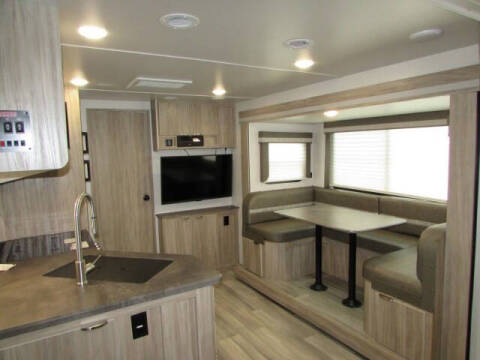 2022 Winnebago MINNIE 220