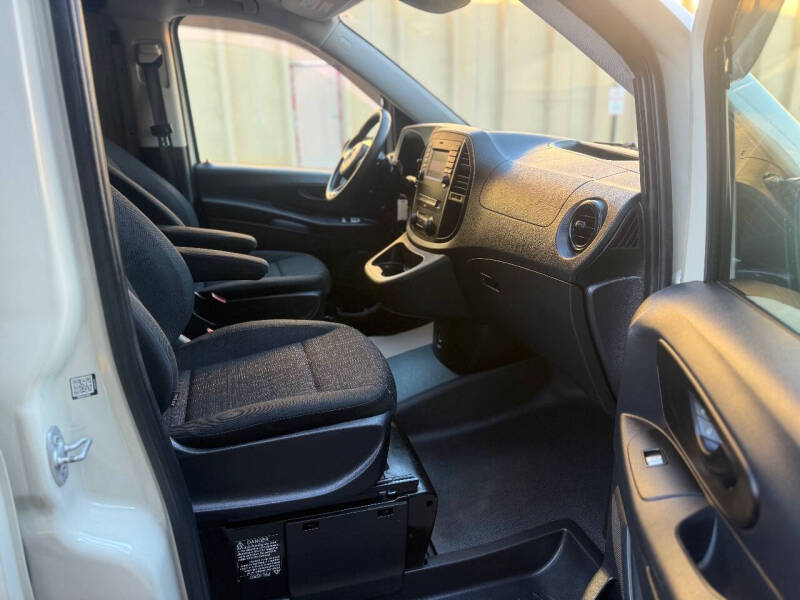 2016 Mercedes-Benz Metris