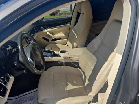 2016 Porsche Panamera S