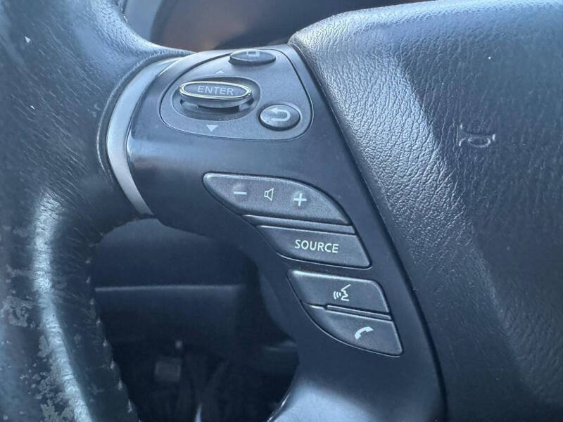 2018 Nissan Pathfinder SV