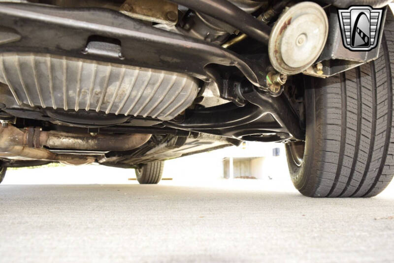 1987 Mercedes-Benz 560-Class 560 SL