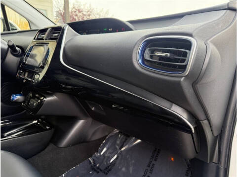 2017 Toyota Prius Three Touring