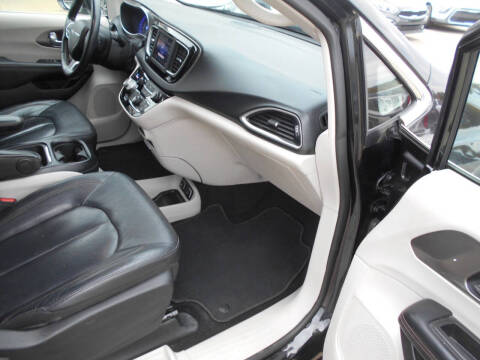 2020 Chrysler Pacifica Touring L