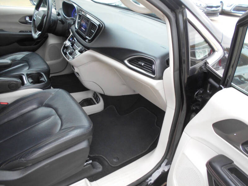 2020 Chrysler Pacifica Touring L