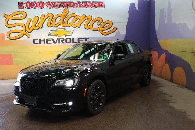 Used 2022 Chrysler 300 Touring L with VIN 2C3CCASG0NH187204 for sale in Grand Ledge, MI