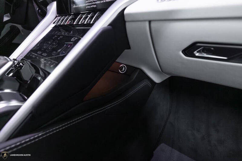 2023 Lamborghini Urus S