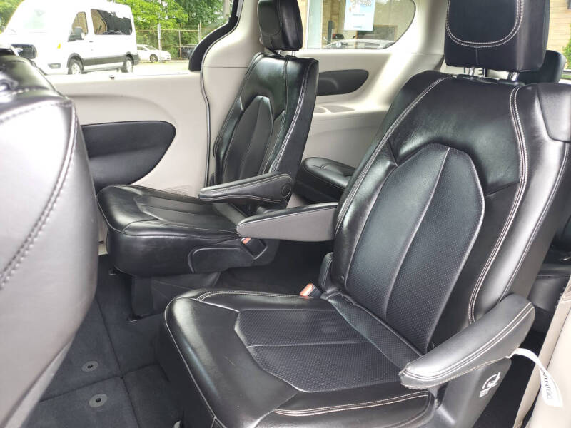 2023 Chrysler Pacifica Touring L