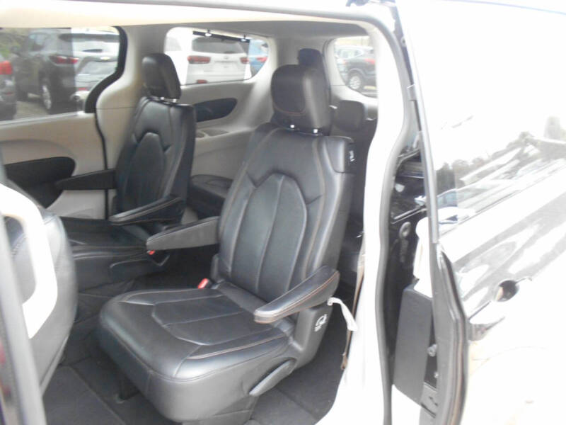 2020 Chrysler Pacifica Touring L