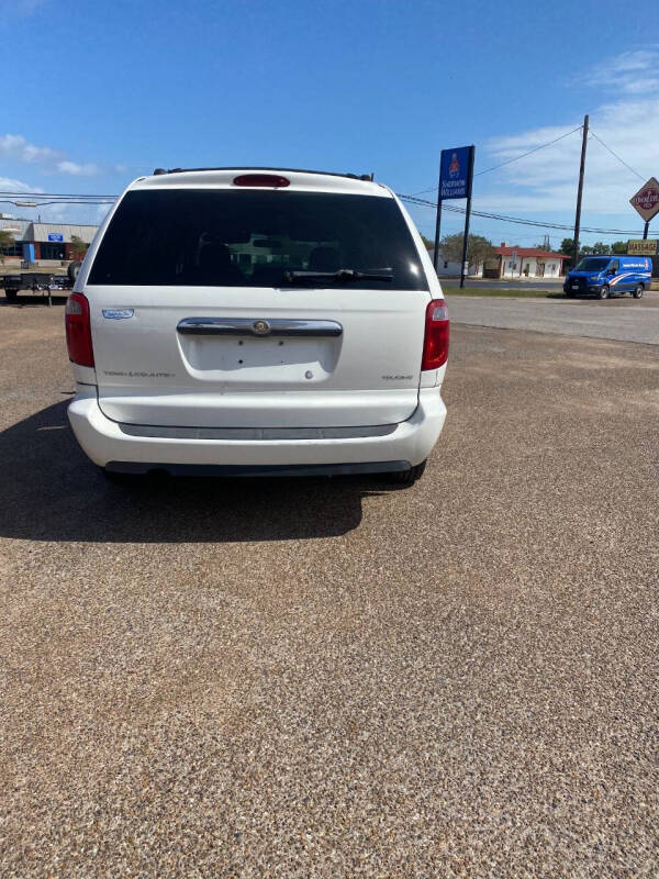 2006 Chrysler Town & Country Touring photo 7