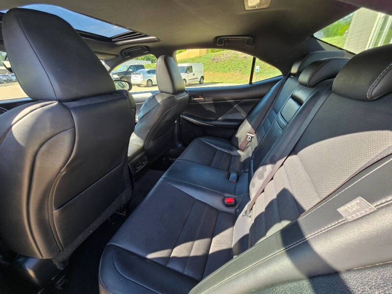 2017 Lexus IS 200t