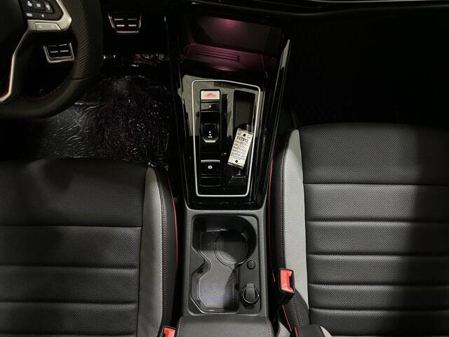 2025 Volkswagen Golf GTI SE