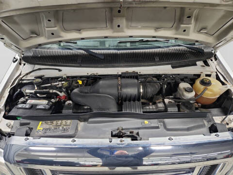 2011 Ford E-Series E-350 SD XLT
