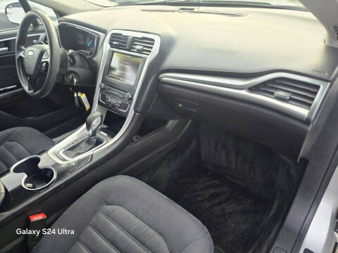 2016 Ford Fusion Hybrid SE