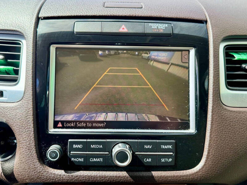 2011 Volkswagen Touareg TDI Lux