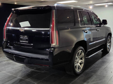 2017 Cadillac Escalade Luxury