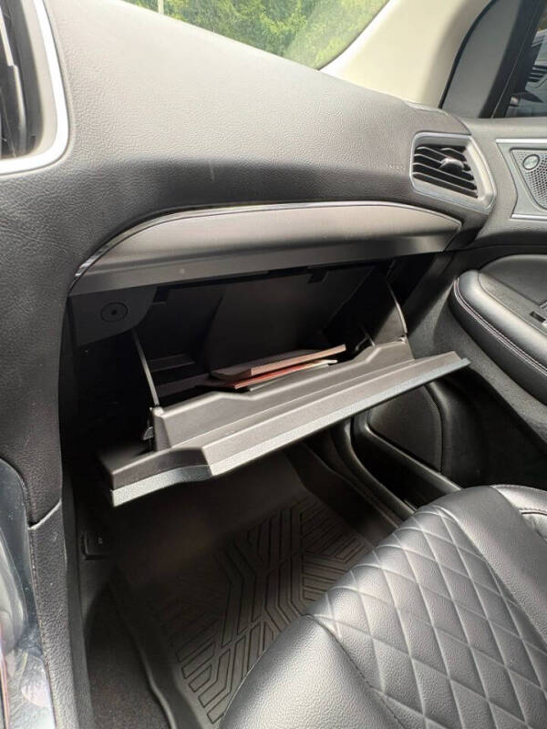2024 Ford Edge Titanium