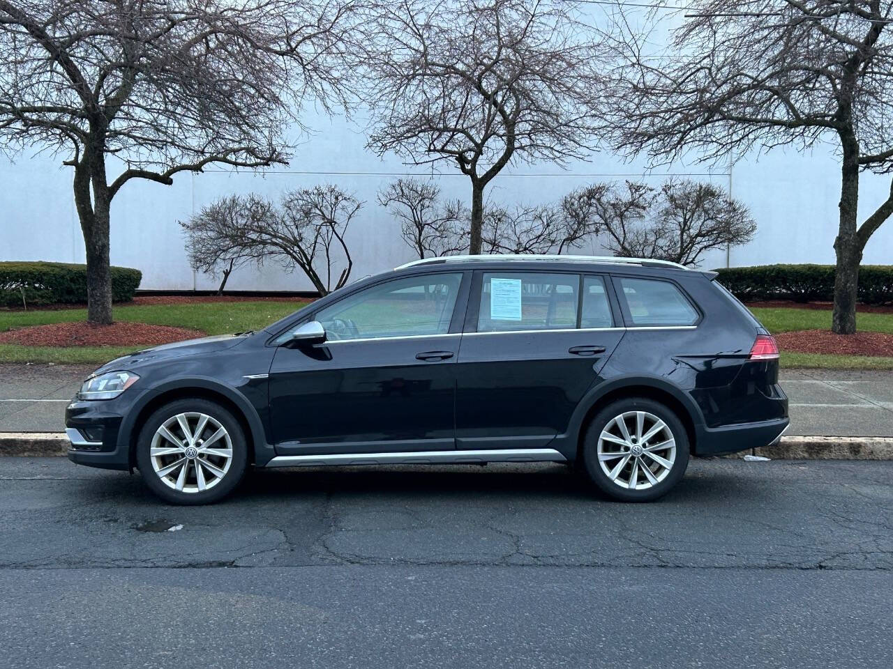 2018 Volkswagen Golf Alltrack for sale at Metro Mike Trading & Cycles in Menands, NY