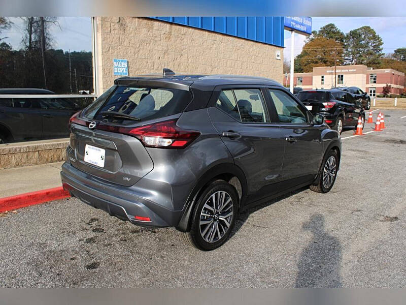 2022 Nissan Kicks SV