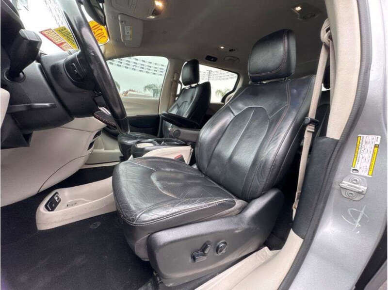 2020 Chrysler Pacifica Touring L