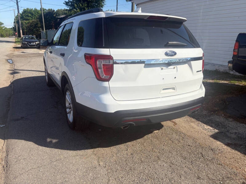 2016 Ford Explorer