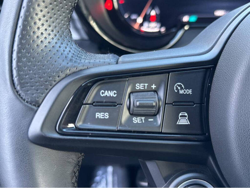 2024 Alfa Romeo Tonale Hybrid Ti