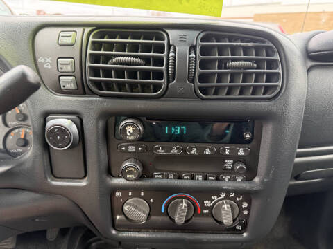 2004 Chevrolet S-10 LS