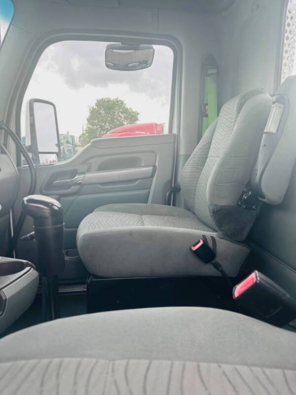 2015 Kenworth T-680 Day Cab