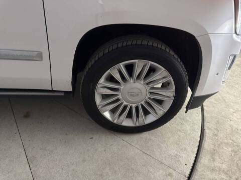 2018 Cadillac Escalade Platinum