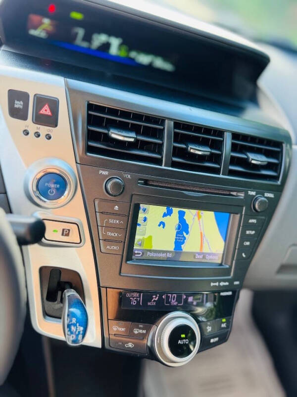 2012 Toyota Prius v Two