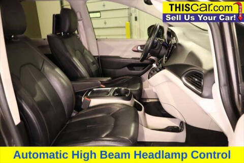 2017 Chrysler Pacifica Touring-L Plus