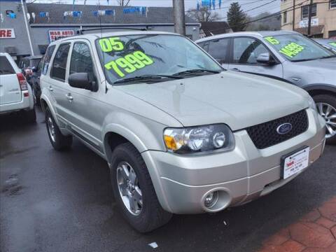 2005 Ford Escape for sale at M & R Auto Sales INC. in North Plainfield NJ