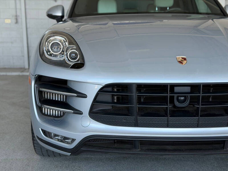 2018 Porsche Macan Turbo