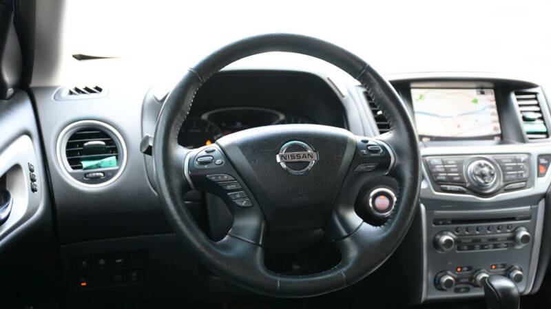 2020 Nissan Pathfinder SL