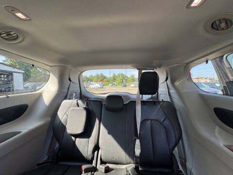 2017 Chrysler Pacifica Touring-L Plus