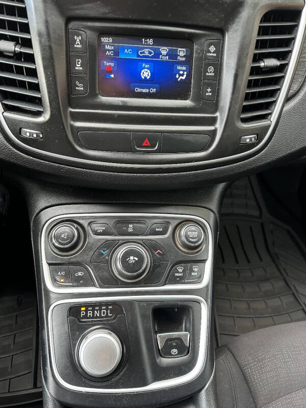 2015 Chrysler 200 Limited