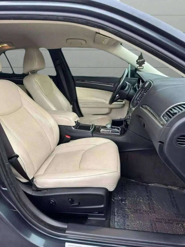 2018 Chrysler 300 Limited