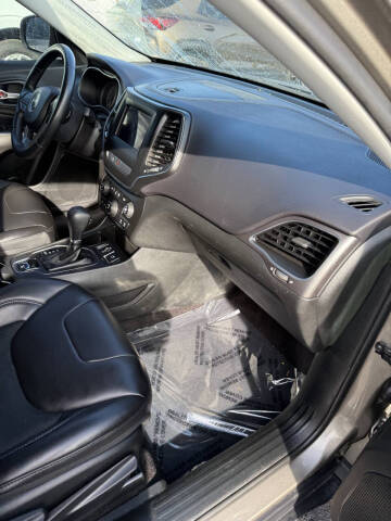 2019 Jeep Cherokee Latitude Plus