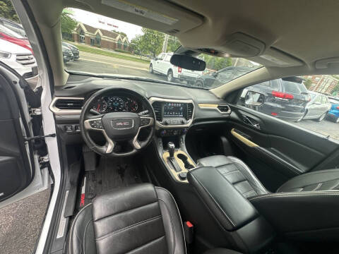 2017 GMC Acadia Denali