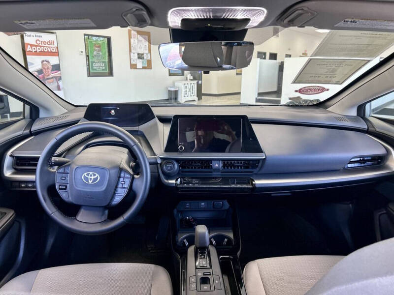2025 Toyota Prius LE