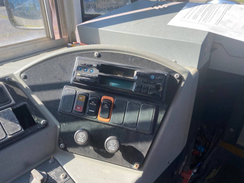 2001 International 3800