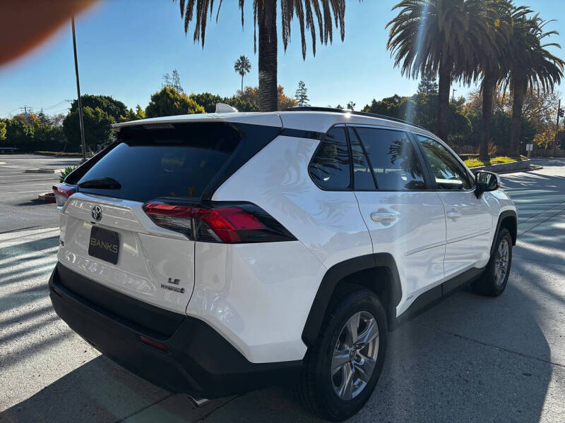 2023 Toyota RAV4 Hybrid LE