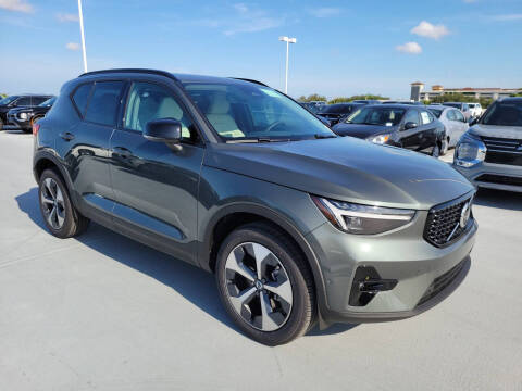 2026 Volvo XC40 B5 Plus